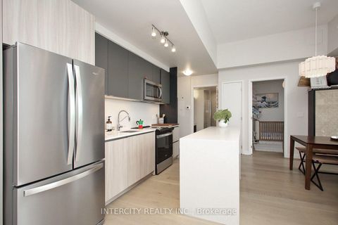 Photo 14 at 1201 - 3100 Keele Street, CFB, Toronto
