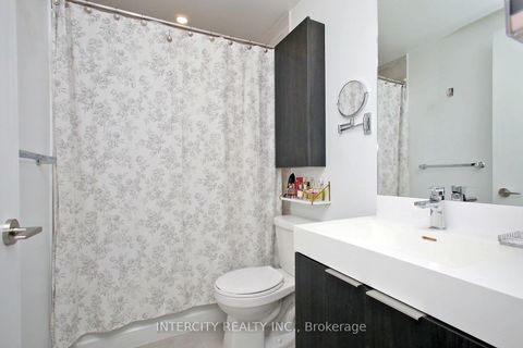 Photo 16 at 1201 - 3100 Keele Street, CFB, Toronto