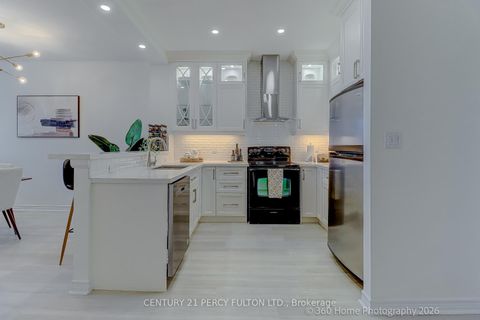Photo 1 at 604 - 1 Leaside Park Drive, Thorncliffe Park, Toronto