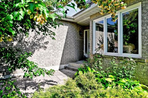 Photo 2 at 15 El Dorado Street, Westbrook, Richmond Hill