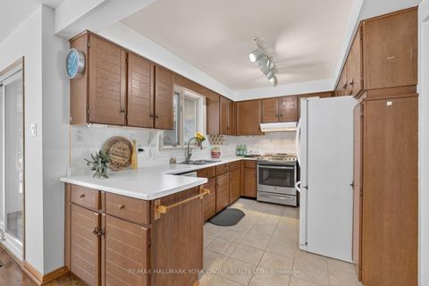 Photo 16 at 59 Riverglen Drive, Keswick South, Georgina