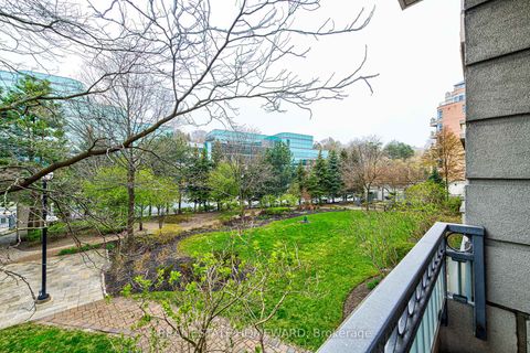 Photo 9 at 206 - 10 OLD YORK MILLS Road, York Mills, Toronto