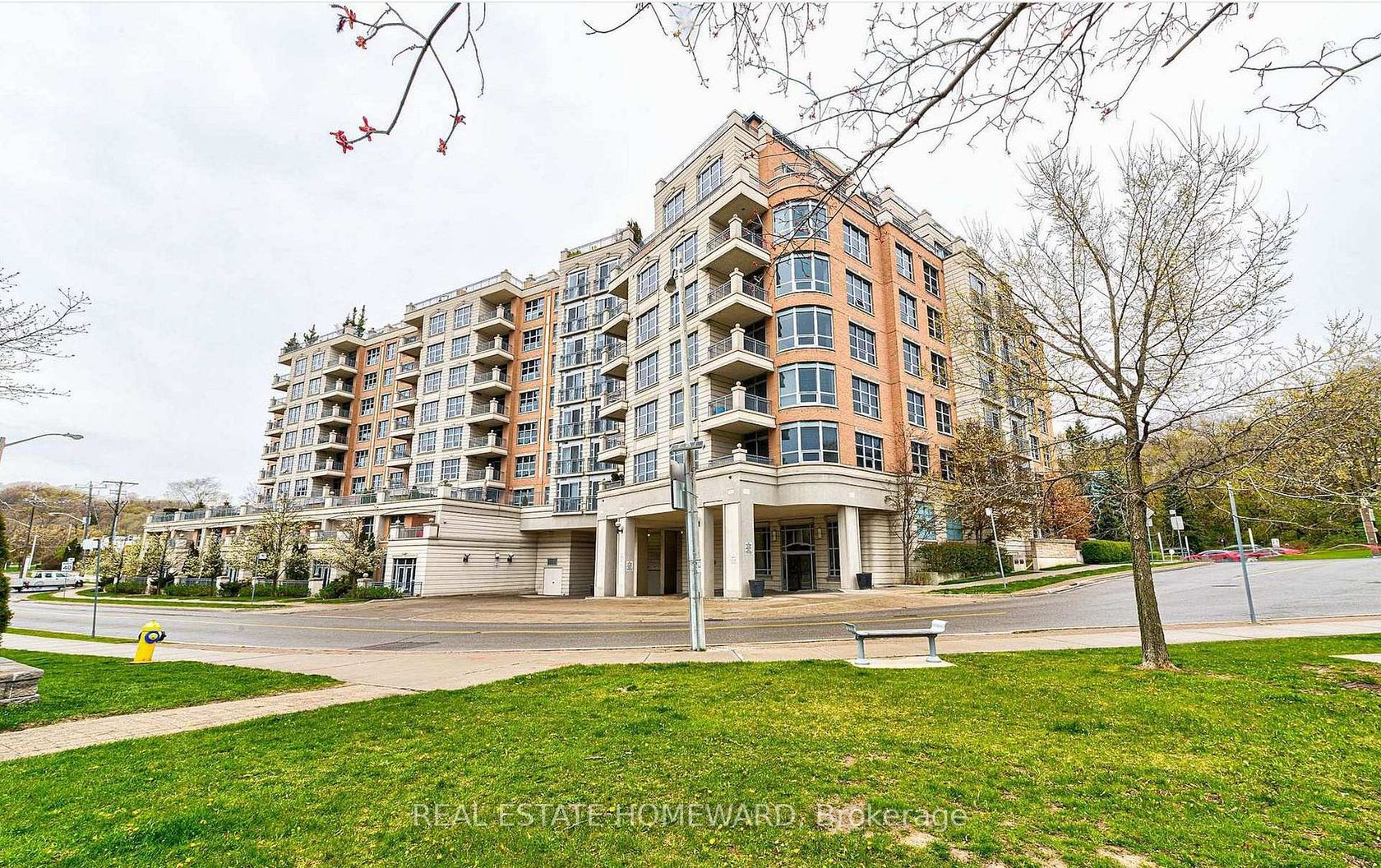 206 - 10 OLD YORK MILLS Road, York Mills, Toronto photo 5