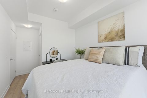 Photo 9 at 1512 - 10 Abeja Street, Concord, Vaughan