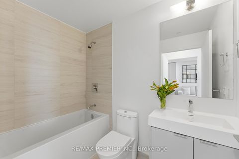 Photo 11 at 1512 - 10 Abeja Street, Concord, Vaughan