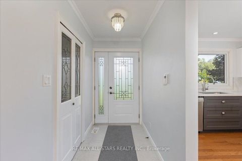 Photo 4 at 35 Lake Drive E, Keswick North, Georgina