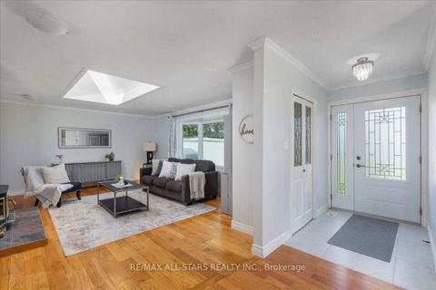 Photo 10 at 35 Lake Drive E, Keswick North, Georgina