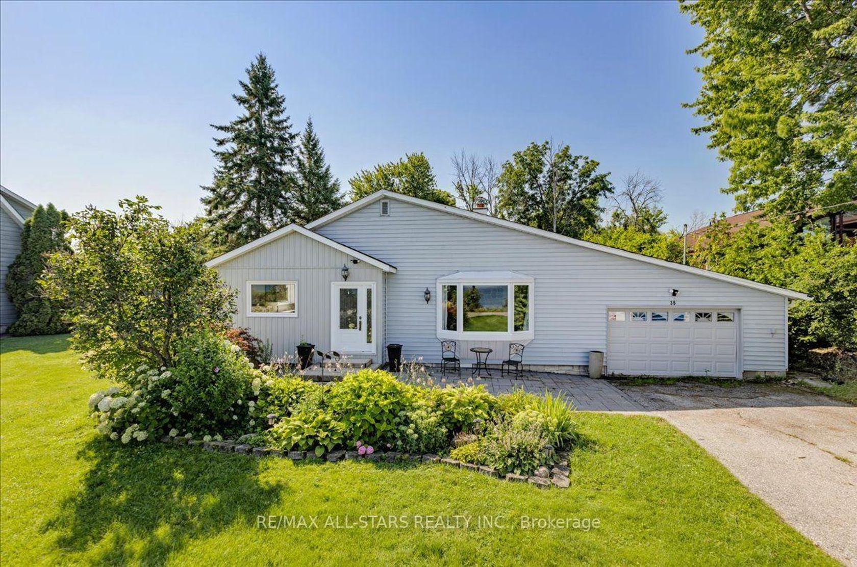 35 Lake Drive E, Keswick North, Georgina photo number 2