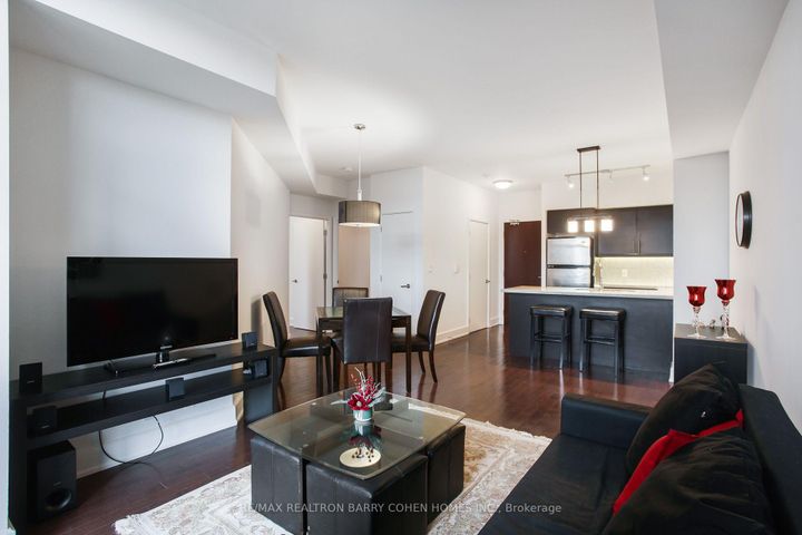 Photo 9 at 616 - 676 Sheppard Avenue E, Bayview Village, Toronto