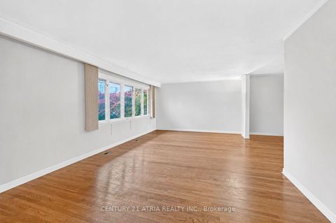 Photo 2 at 69 Olsen Drive, Donalda, Toronto