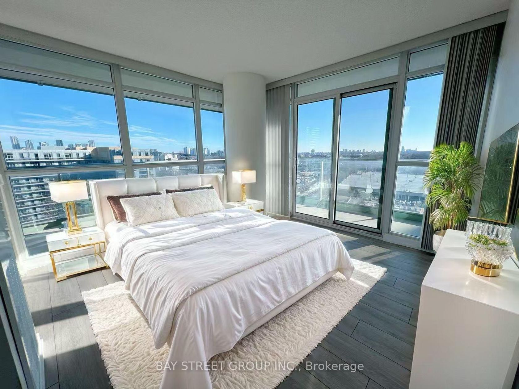 1111 - 33 Singer Court, Bayview Village, Toronto 2