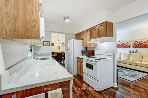 Photo 7 at 112 - 420 Mill Road, West Deane, Toronto