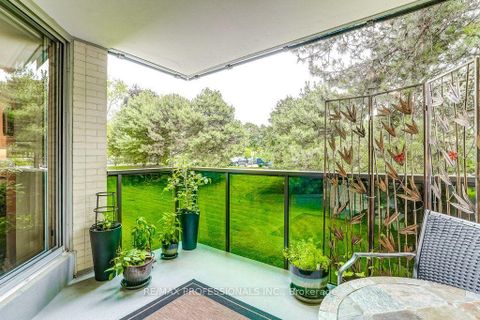 Photo 11 at 112 - 420 Mill Road, West Deane, Toronto