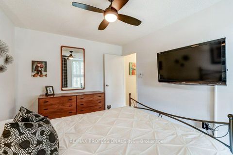 Photo 13 at 112 - 420 Mill Road, West Deane, Toronto
