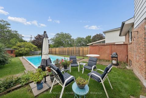 Photo 18 at 128 Holmcrest Trail, Centennial Scarborough, Toronto