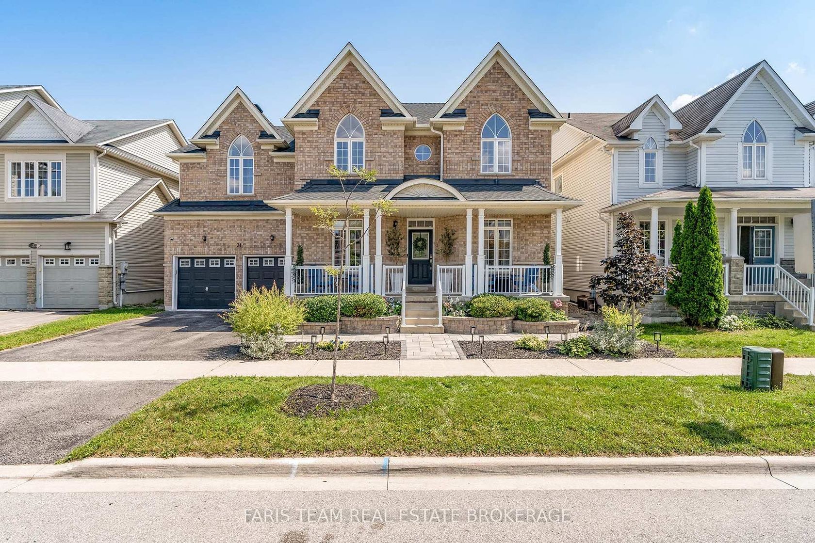 31 The Queensway, Shore, Barrie photo number 2