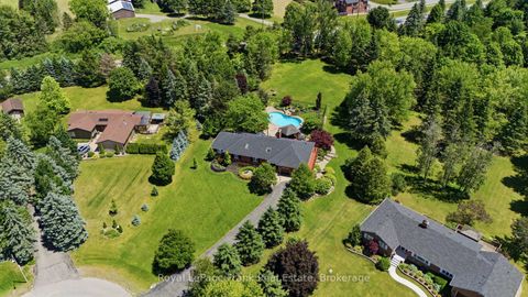 Photo 1 at 5 Craig Court, Bowmanville, Clarington