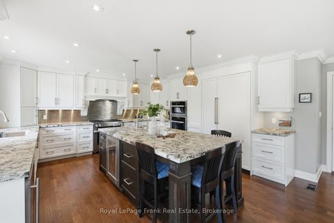 Photo 7 at 5 Craig Court, Bowmanville, Clarington