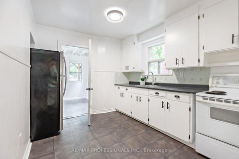 Photo 6 at 502 Jane Street, Bloor West Village, Toronto