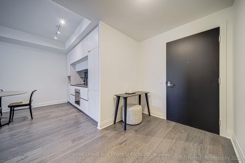 Photo 4 at 405 - 151 Avenue Road, Annex, Toronto