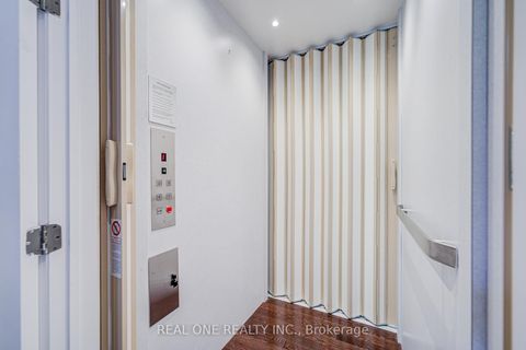 Photo 1 at 421 Flamingo Road, Uplands, Vaughan