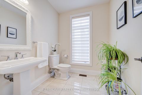 Photo 8 at 421 Flamingo Road, Uplands, Vaughan
