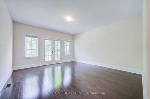 Photo 24 at 421 Flamingo Road, Uplands, Vaughan