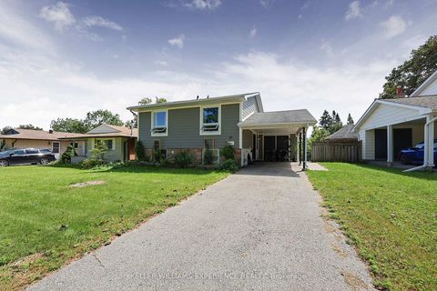 Photo 2 at 29 Collete Crescent, Cundles East, Barrie