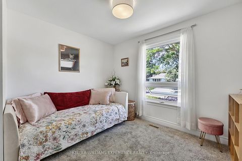 Photo 15 at 29 Collete Crescent, Cundles East, Barrie