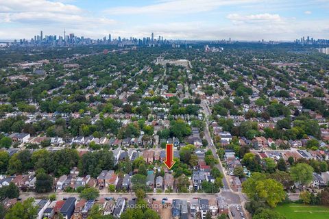 Photo 1 at 218 Gledhill Avenue, Lumsden, Toronto