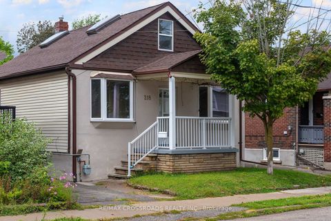 Photo 2 at 218 Gledhill Avenue, Lumsden, Toronto