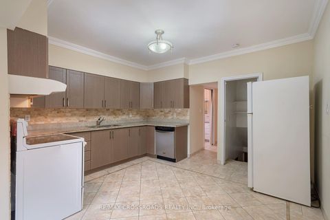 Photo 10 at 218 Gledhill Avenue, Lumsden, Toronto