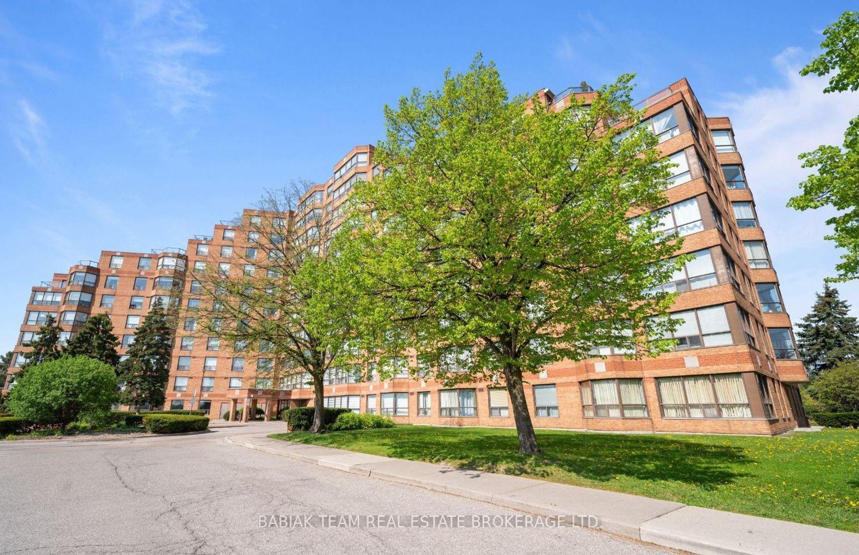 202 - 6 Humberline Drive, Clairville, Toronto 