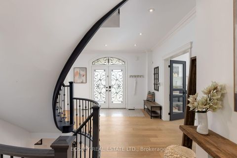 Photo 3 at 1 Heritage Estates Road, Patterson, Vaughan