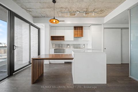 Photo 4 at 609 - 383 Sorauren Avenue, Roncesvalles, Toronto