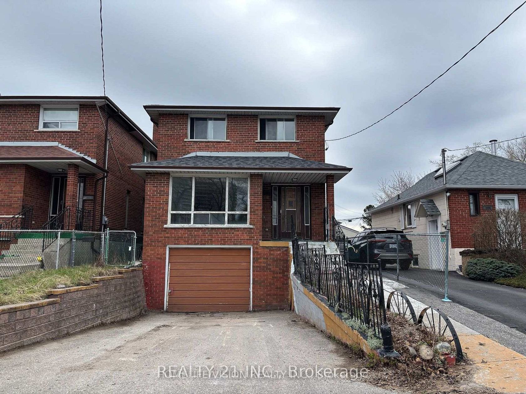 102 Magnolia Avenue, Kennedy Park, Toronto 