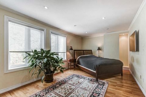 Photo 12 at 15 Wendover Road, Kingsway South, Toronto