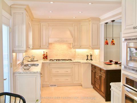 Photo 4 at 15 Wendover Road, Kingsway South, Toronto