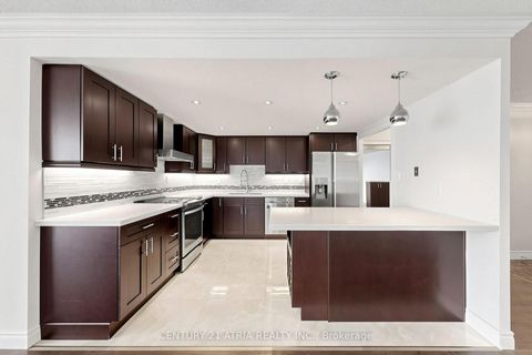 Photo 12 at 808 - 2350 Bridletowne Circle, L'Amoreaux, Toronto