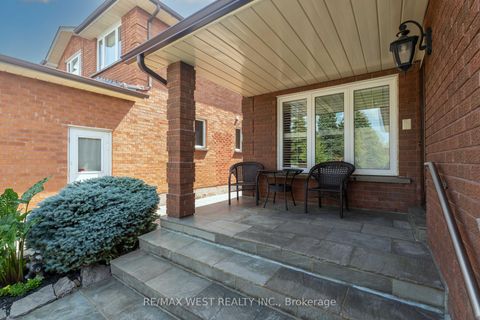 Photo 5 at 37 Lime Drive, East Woodbridge, Vaughan