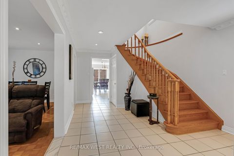 Photo 7 at 37 Lime Drive, East Woodbridge, Vaughan
