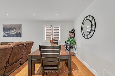Photo 10 at 37 Lime Drive, East Woodbridge, Vaughan