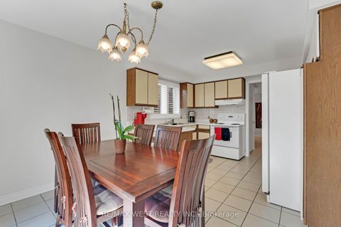 Photo 13 at 37 Lime Drive, East Woodbridge, Vaughan