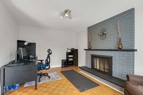 Photo 15 at 37 Lime Drive, East Woodbridge, Vaughan