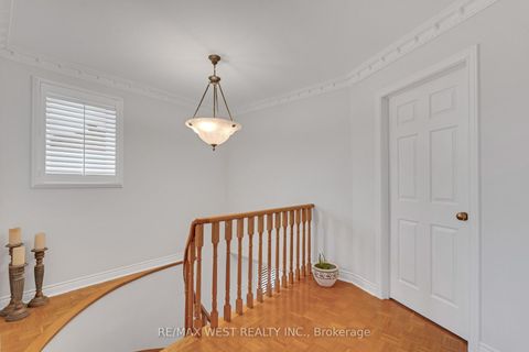 Photo 19 at 37 Lime Drive, East Woodbridge, Vaughan