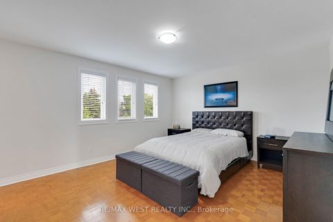 Photo 20 at 37 Lime Drive, East Woodbridge, Vaughan