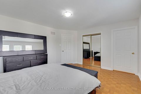 Photo 21 at 37 Lime Drive, East Woodbridge, Vaughan