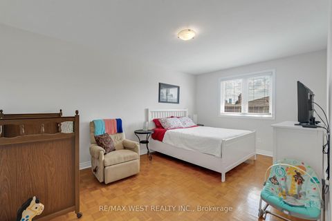 Photo 23 at 37 Lime Drive, East Woodbridge, Vaughan
