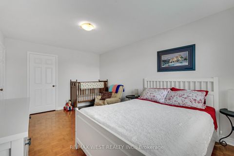 Photo 24 at 37 Lime Drive, East Woodbridge, Vaughan