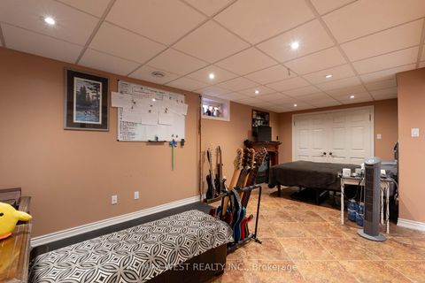 Photo 34 at 37 Lime Drive, East Woodbridge, Vaughan